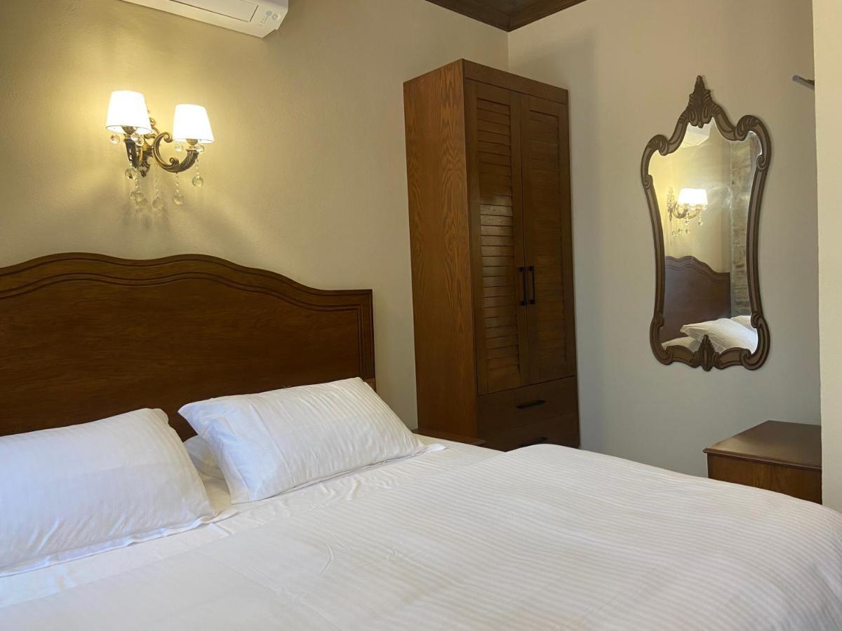 Dionysos 1789 Boutique Hotel Foça Bagian luar foto
