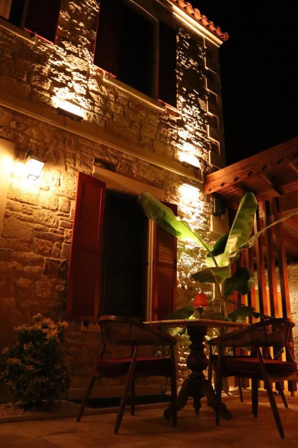 Dionysos 1789 Boutique Hotel Foça Bagian luar foto