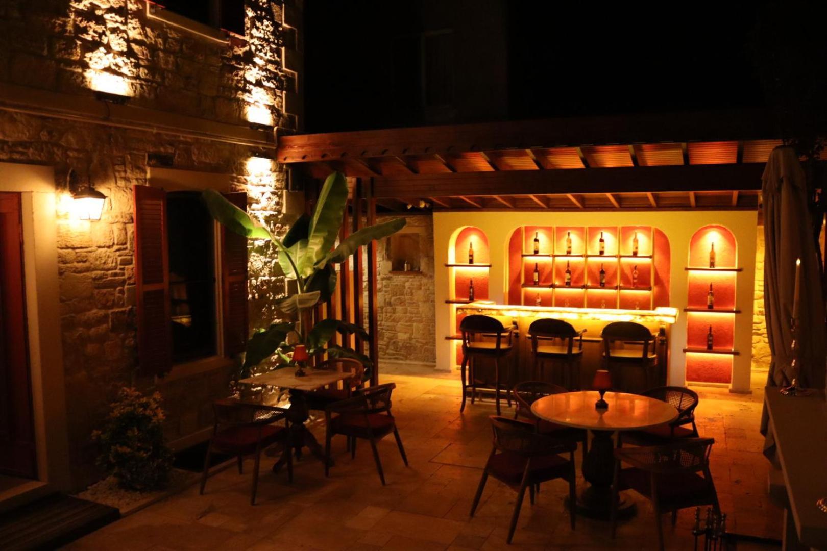 Dionysos 1789 Boutique Hotel Foça Bagian luar foto