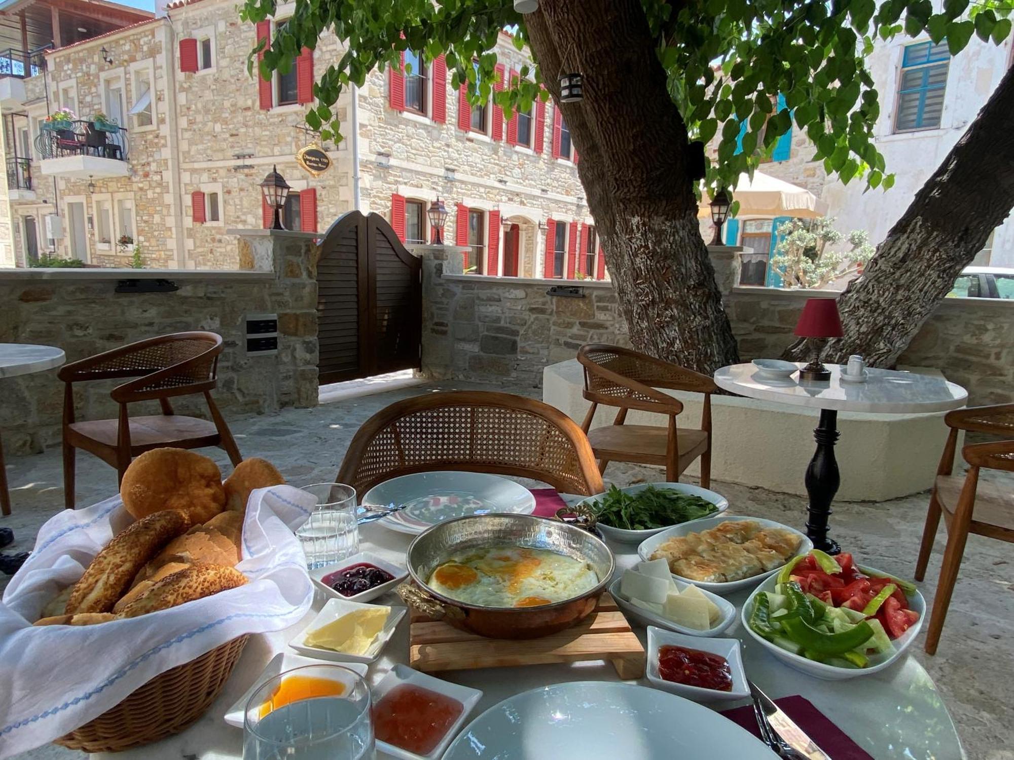 Dionysos 1789 Boutique Hotel Foça Bagian luar foto
